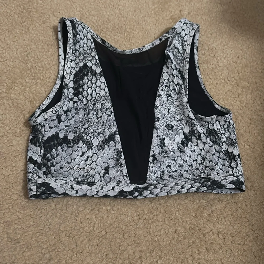 Varley Snakeskin Print sports bra - Picture 2 of 4